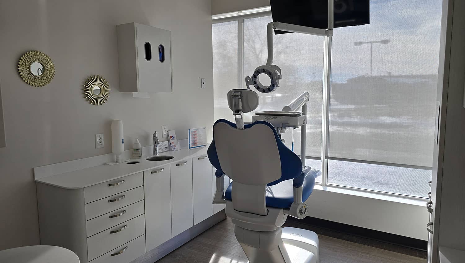 Modern dental office interior photo 7