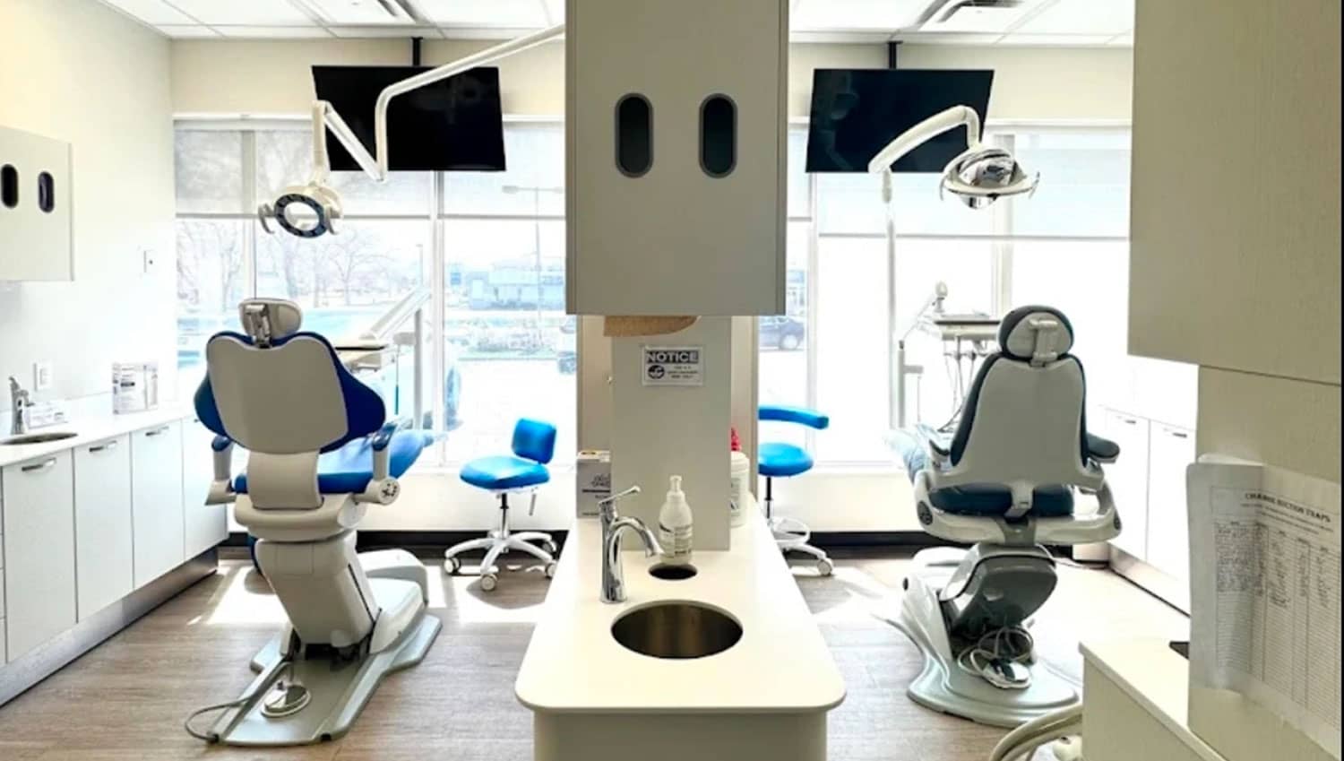 Modern dental office interior photo 9